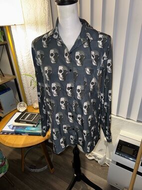 Chico's Gray Skull Print Button-Down Shirt